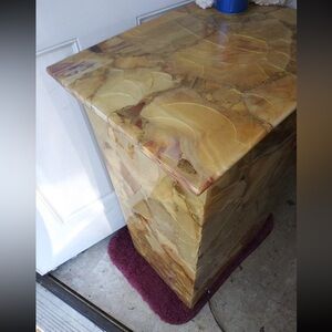 $7000 Mexican onyx stand